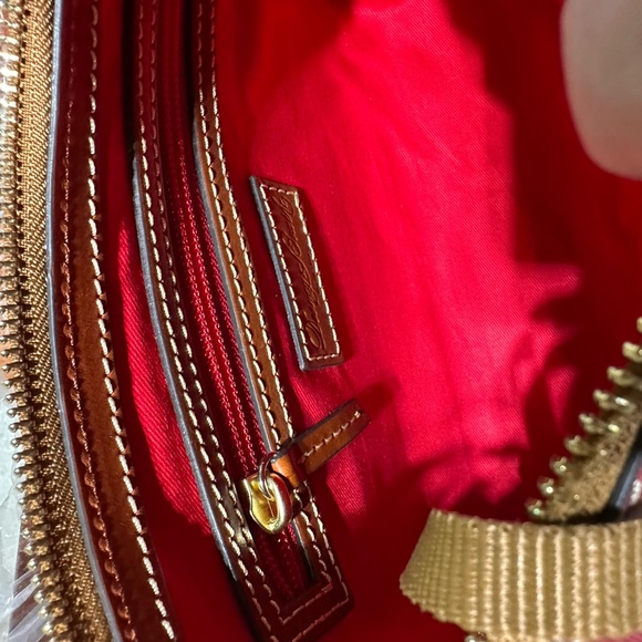 NWT Dooney & Bourke Hobo Crossbody. - Picture 7 of 10